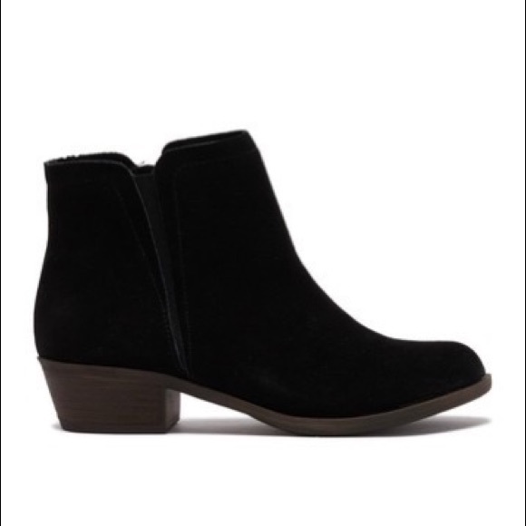 Kensie Shoes - NWT! Kensie Gamal Suede Boot